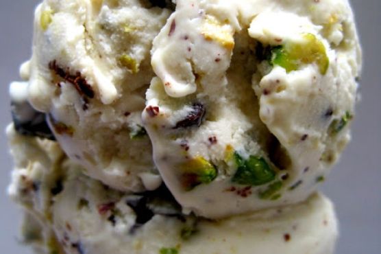 Cannoli ice cream with pistachios & dark chocolate