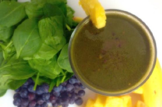 Tropical banana green smoothie