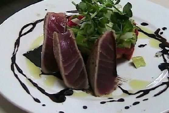 Seared ahi tuna salad