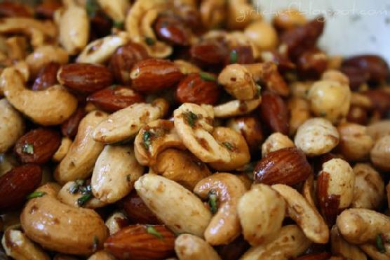 Sweet and spicy nuts