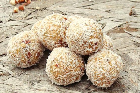 Coconut candy balls