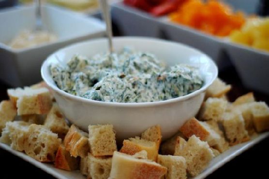 Warm spinach artichoke dip