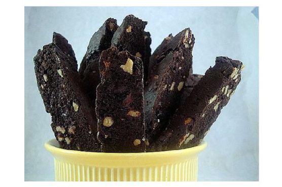 Dark chocolate walnut biscotti