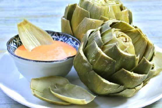 Steamed artichokes with roasted red pepper aioli