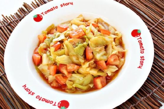 Stir fried cabbage and tomatoes