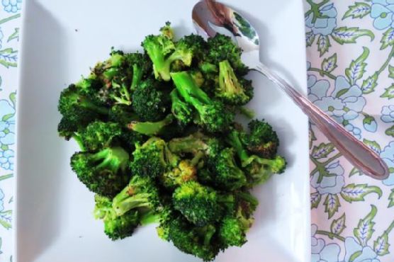 Roasted broccoli with lemon and garlic