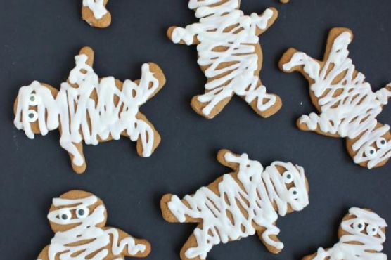 Gingerbread mummies