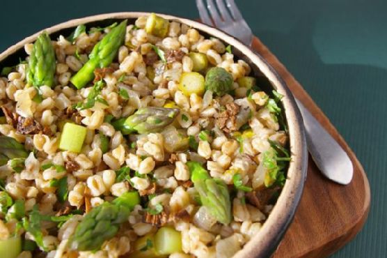 Farro with mushrooms and asparagus