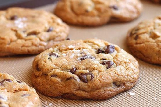 Whole wheat chocolate chip cookies