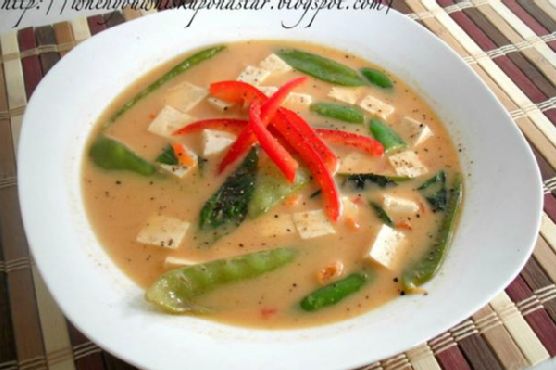 Thai coconut curry soup