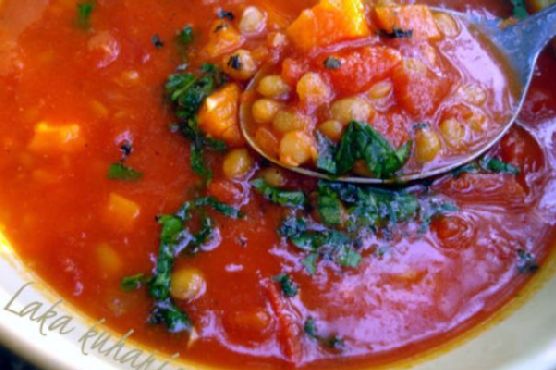 Tomato and lentil soup