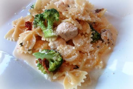 Chicken and broccoli pasta