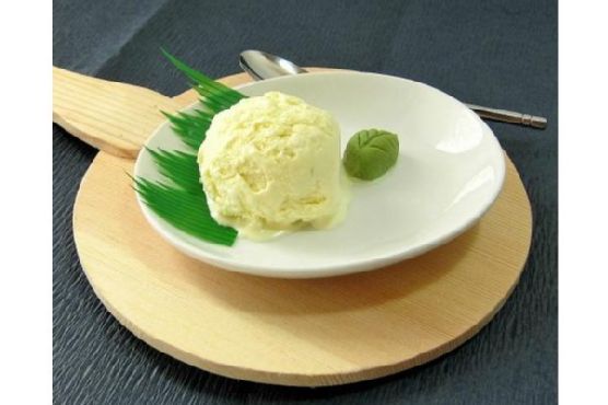 Wasabi ice cream (wasabi aisu)