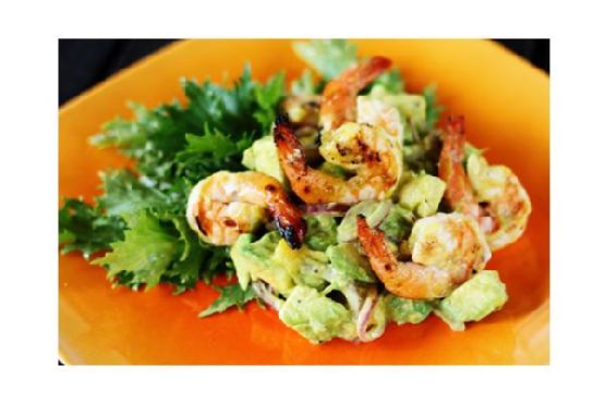 Avocado-mango salad with grilled shrimp