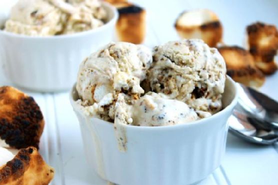 Toasted marshmallow ice cream