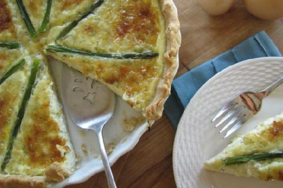 Havarti and asparagus quiche