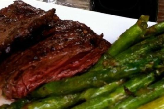 Chimichurri skirt steak with grilled asparagus