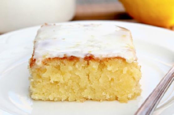 Lemon blondies with lemon glaze