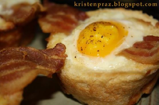 Bacon & egg toast cups