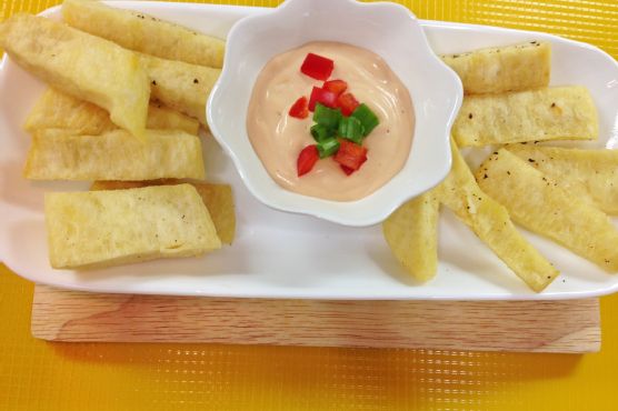 Fried yam with spicy mayo