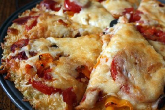 Tomato and bacon pizza with rice crust