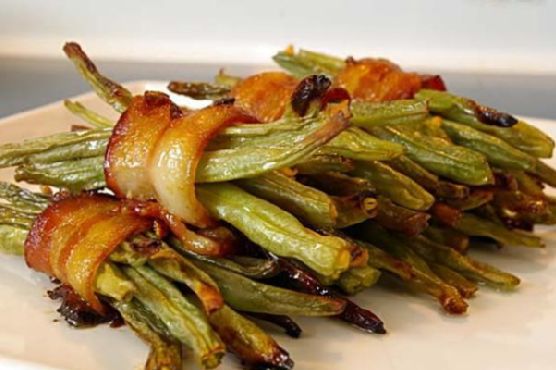 Bacon wrapped green bean bundles