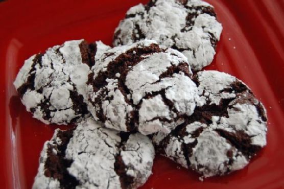 Chocolate crinkle cookies