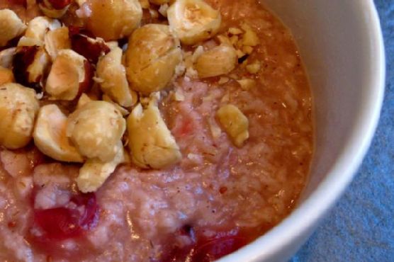 Cranberry-ginger oatmeal with toasted hazelnuts