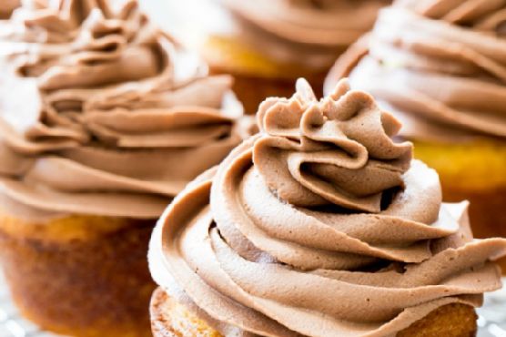 Nutella buttercream cupcakes with hidden cadbury egg