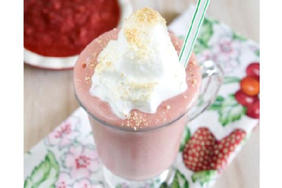 Strawberry rhubarb pie vegan shake