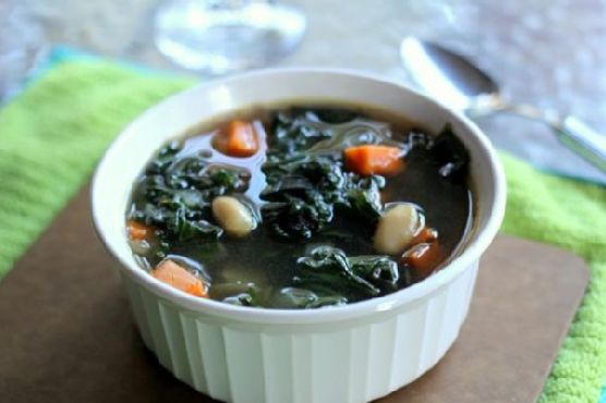 Sweet potato, kale & white bean soup