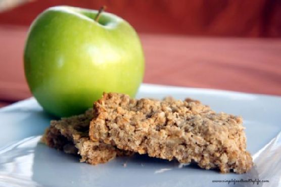 Peanut butter apple oatmeal bars