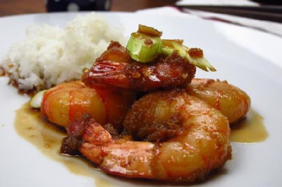 Crispy tiger prawns with honey and garlic sauce