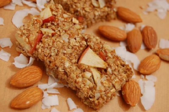 Homemade apple almond granola bars