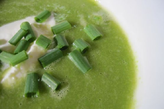 Asparagus and pea soup: real convenience food