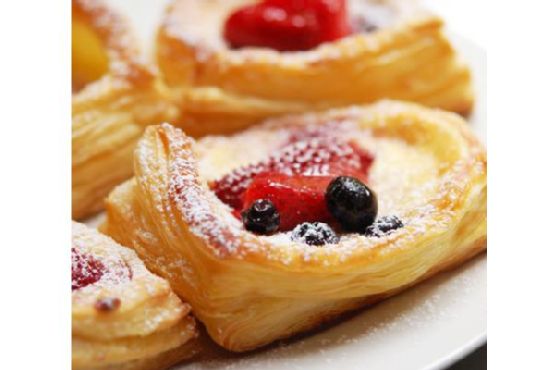 Berry & ricotta danishes