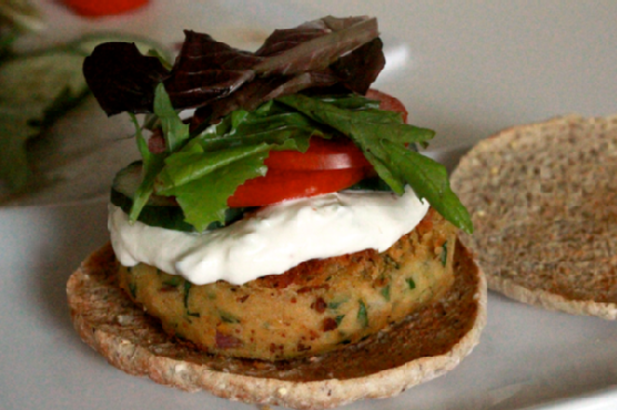 Falafel burger