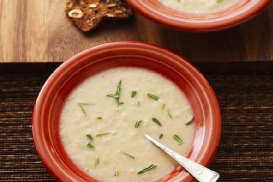 Tuscan white bean soup with olive oil and rosemary