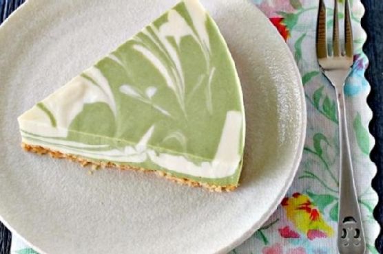 No-bake green tea tofu cheesecake