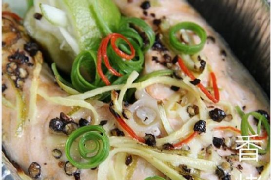 Baked salmon with lime