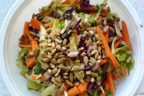 Carrot and cabbage salad with coriander+cumin dry rub