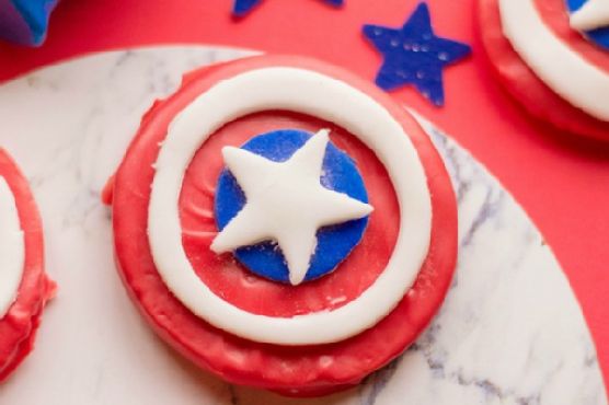 Captain america shield cookies