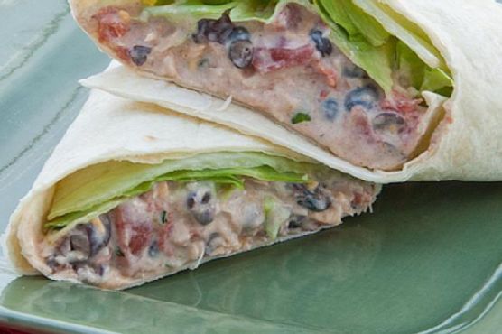 Chicken enchilada salad wraps