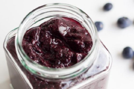 5-minute blueberry chia jam